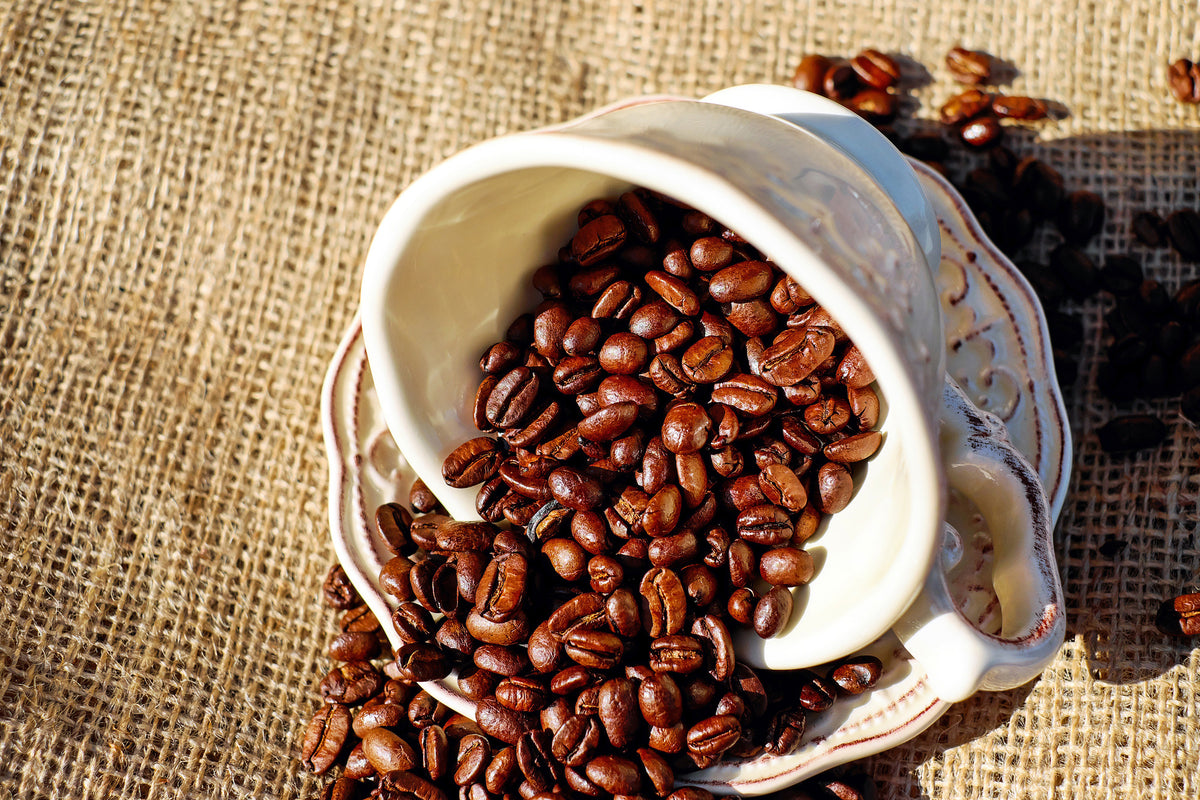 framedcanvas-print-coffee-beans-in-the-cup