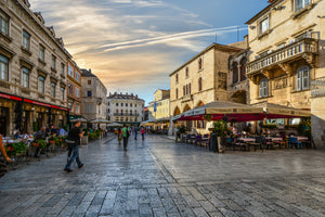 framedposter-print-shopping-street