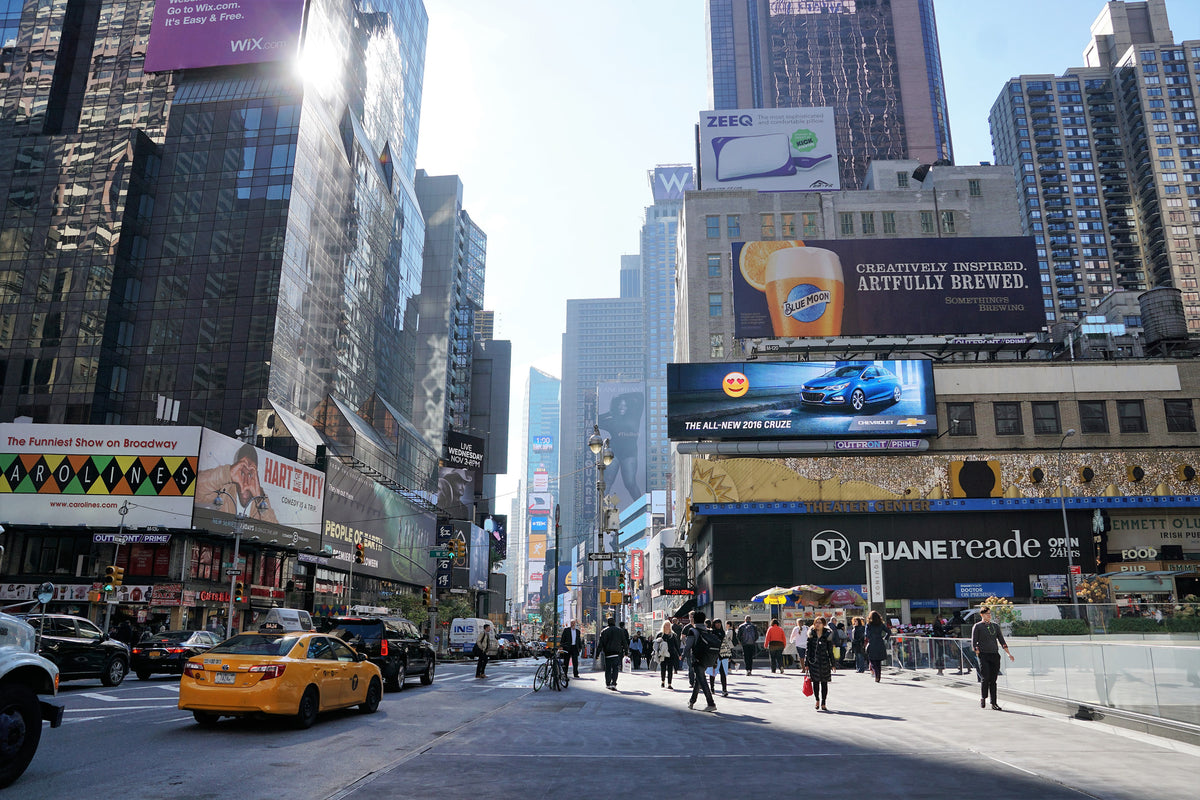framedcanvas-print-shopping-in-new-york