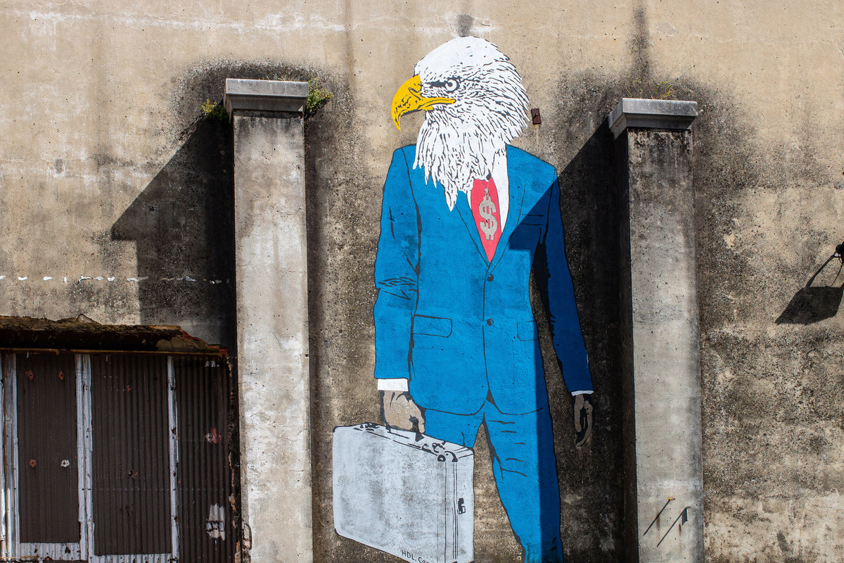 3-piece-aluminium-print-graffiti-at-a-factory