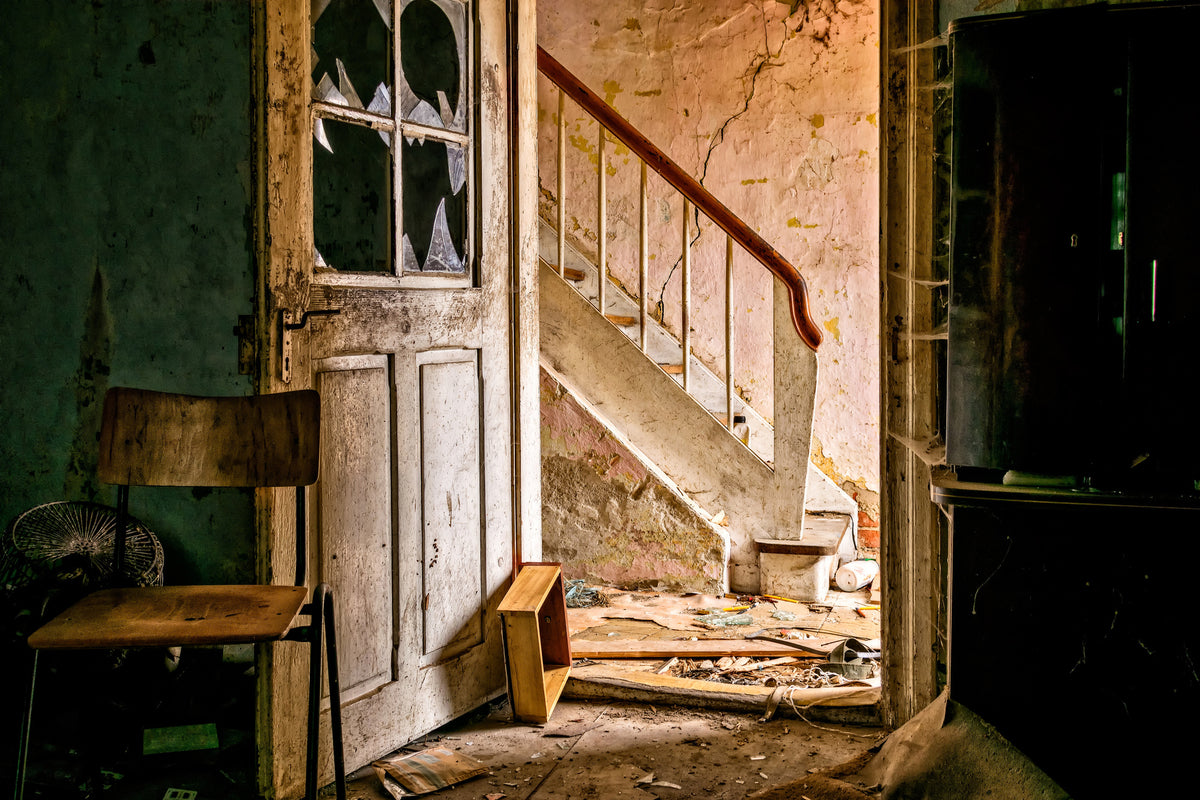 3-piece-aluminium-print-crumbled-stairs