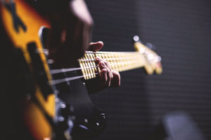 aluminium-print-guitar-player