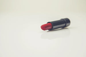 framedcanvas-print-the-lipstick