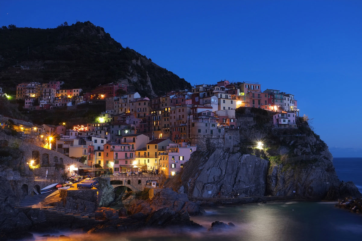 framedposter-print-at-night-in-cinque