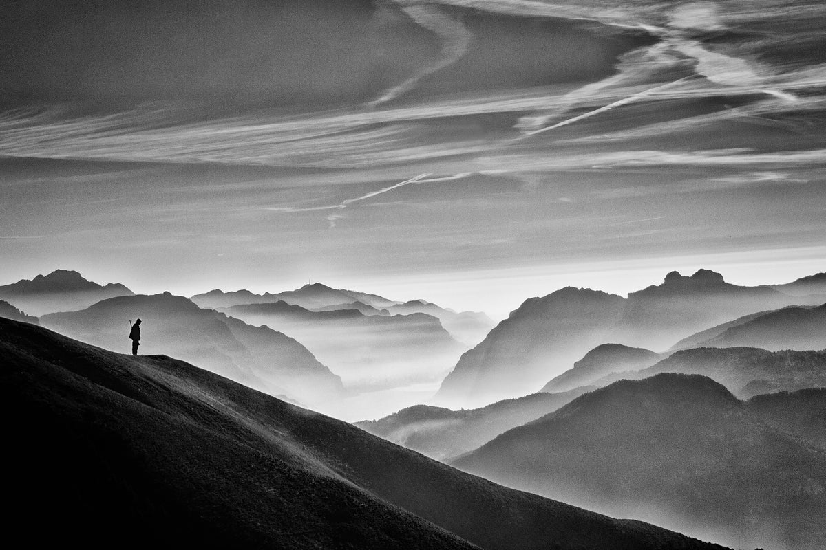 framedcanvas-print-hunter-in-the-fog-bw-x