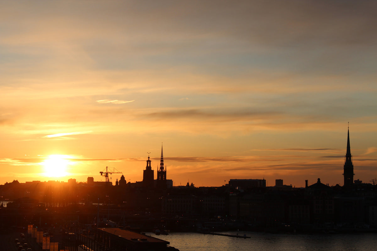 acrylic-print-city-in-the-evening-light