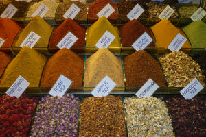 acrylic-print-spices-in-the-market