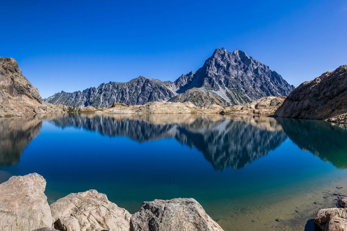 3-piece-canvas-print-calming-mountain-lake