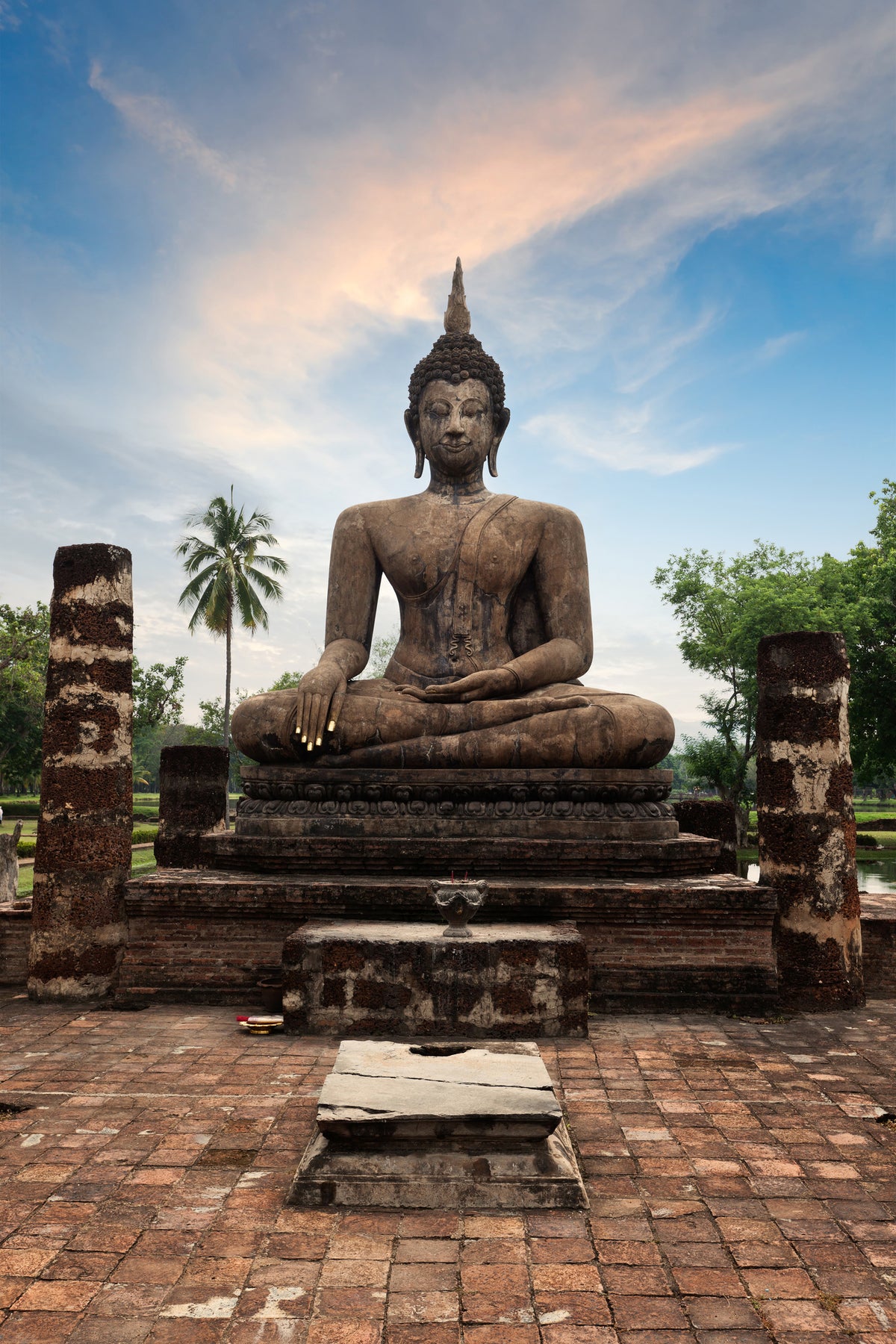 aluminium-print-buddha-statue-at-dusk