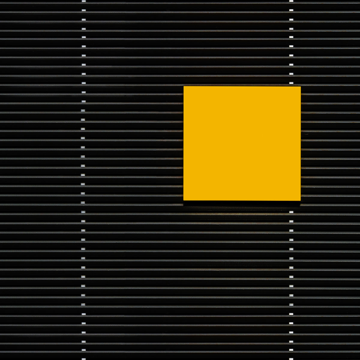 4-piece-aluminium-print-yellow-square