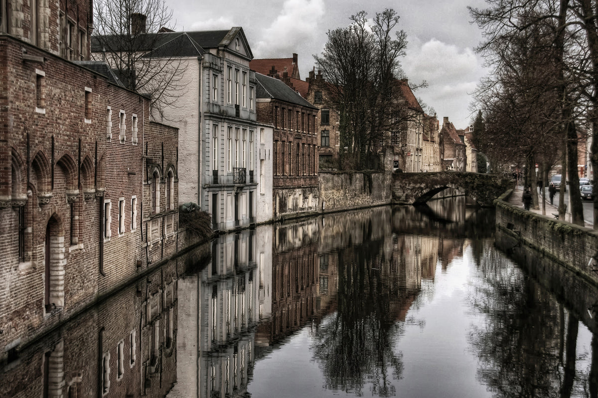canvas-print-reflections-of-the-past
