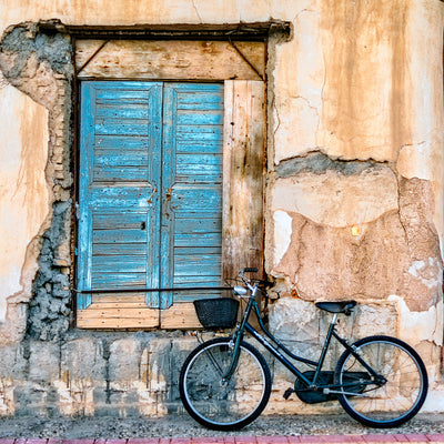 poster-print-old-window-and-bicycle