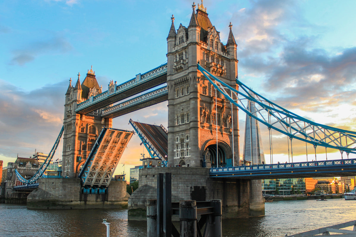framedcanvas-print-tower-bridge-at-dusk