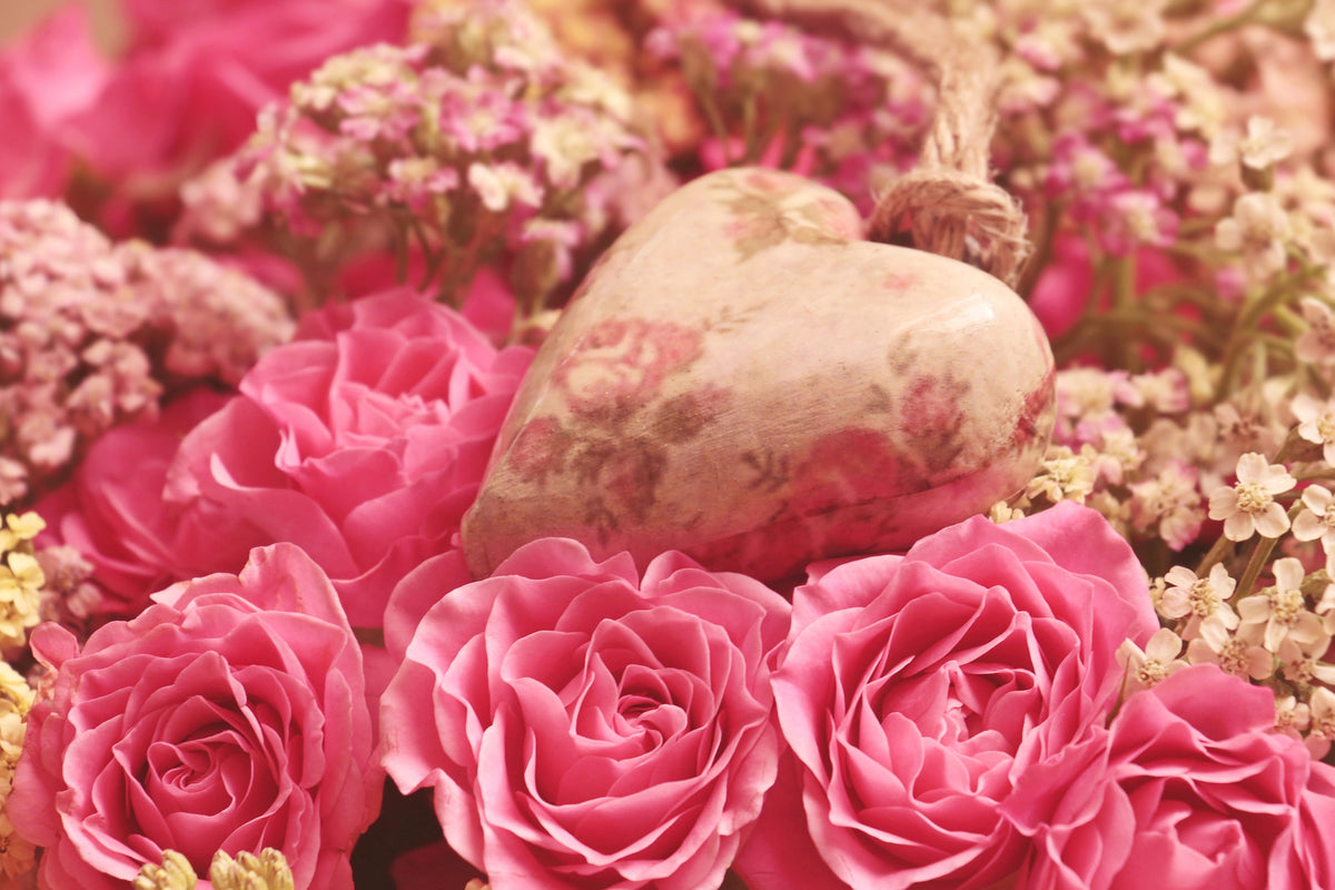 framedposter-print-romantic-roses-with-heart