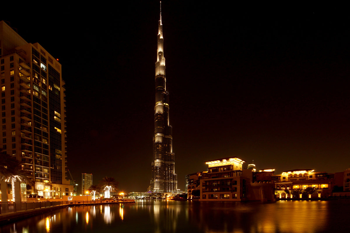 3-piece-canvas-print-at-night-in-dubai