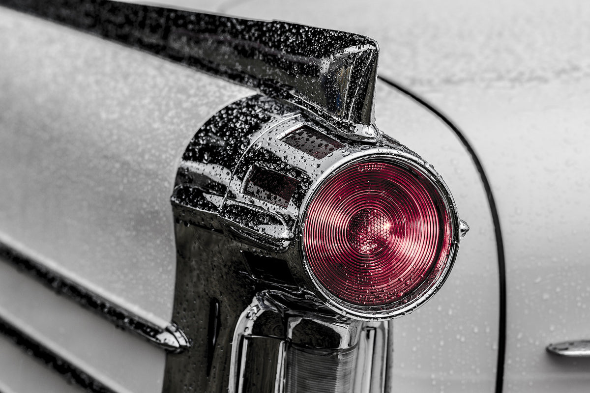 3-piece-canvas-print-oldtimer-tail-light