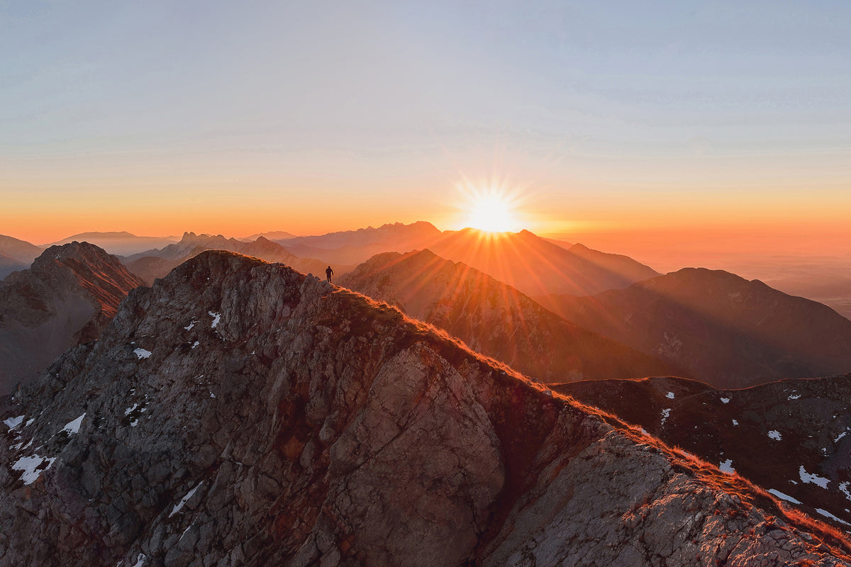 modern-3-piece-canvas-print-running-on-the-ridge