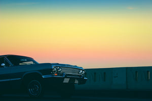 framedposter-print-vintage-car-in-the-evening-light