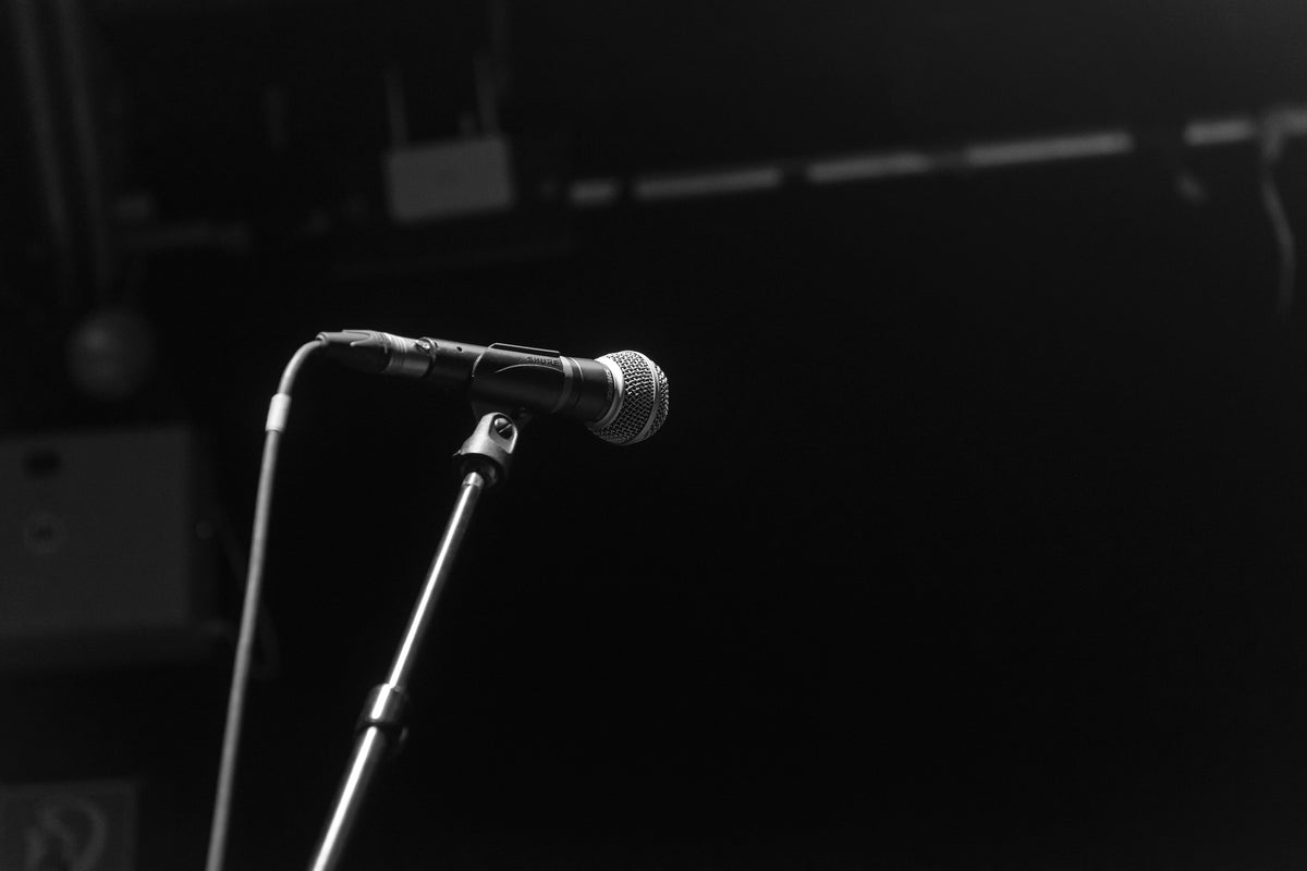 canvas-print-on-stage