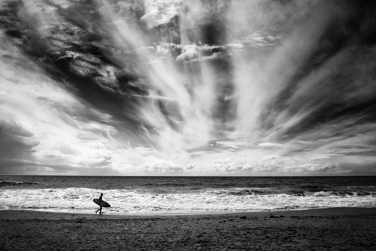 framedcanvas-print-the-loneliness-of-a-surfer