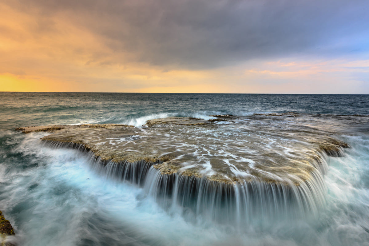 framedcanvas-print-the-roaring-sea