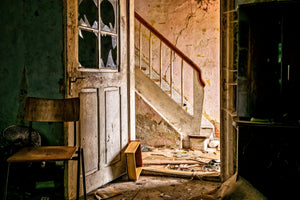 3-piece-canvas-print-crumbled-stairs