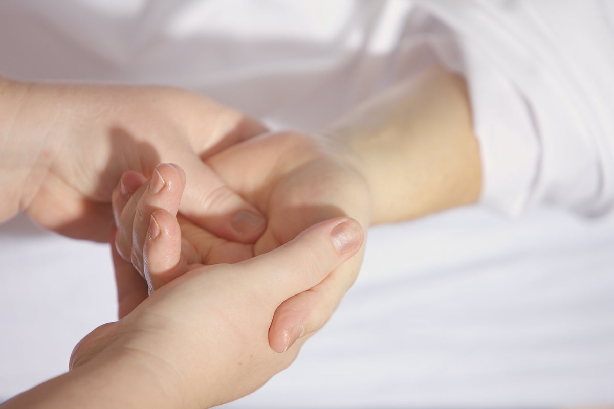 modern-3-piece-canvas-print-hand-massage