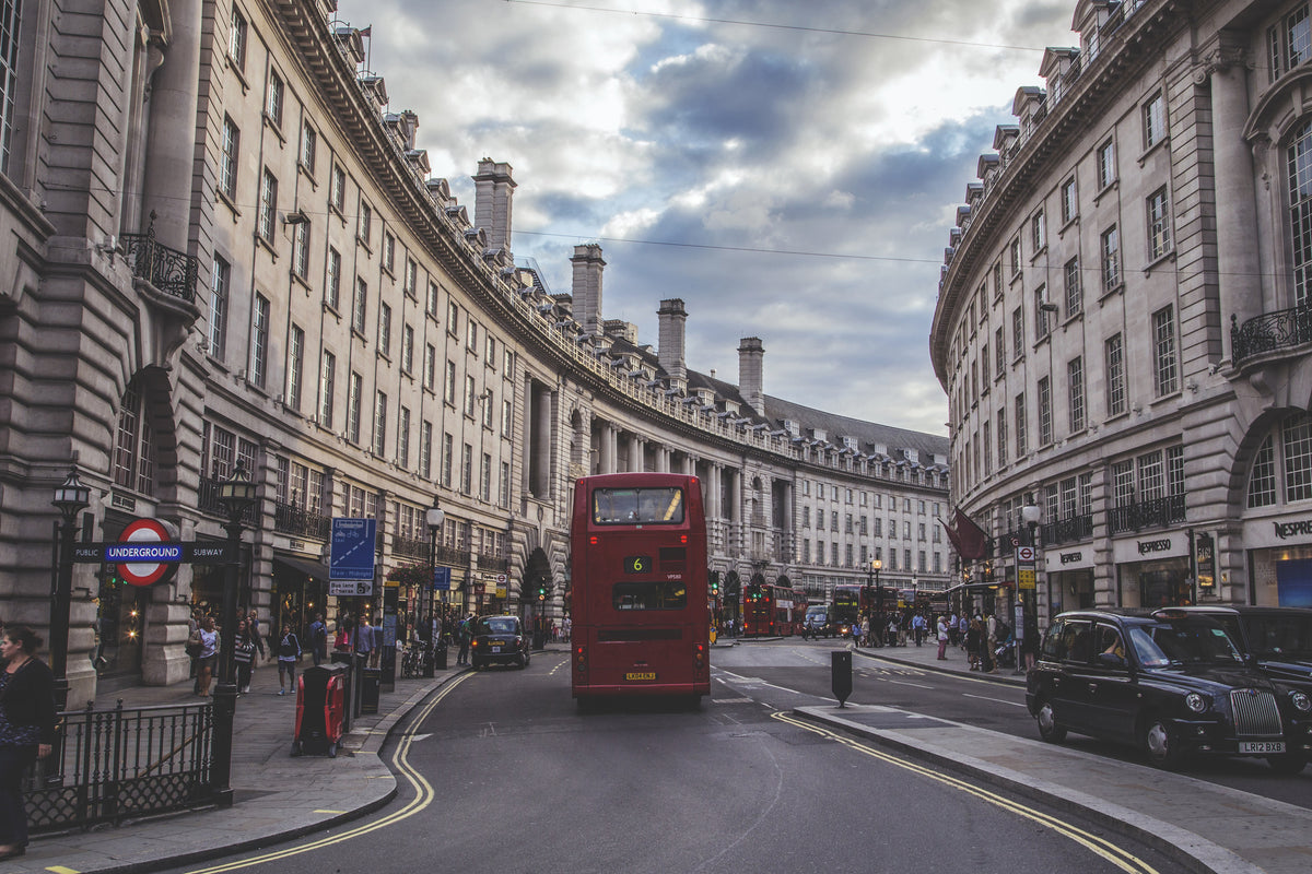 framedcanvas-print-typical-london