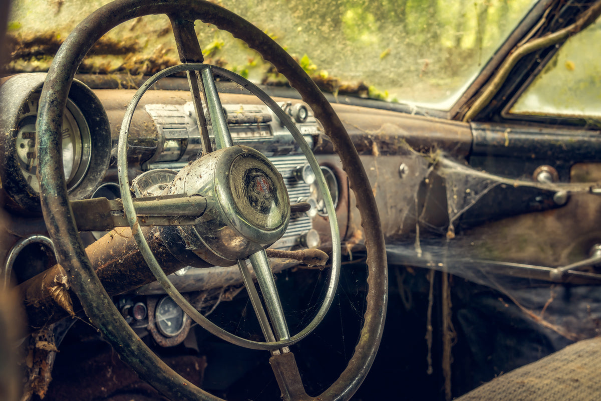 3-piece-aluminium-print-disintegrated-vintage-car
