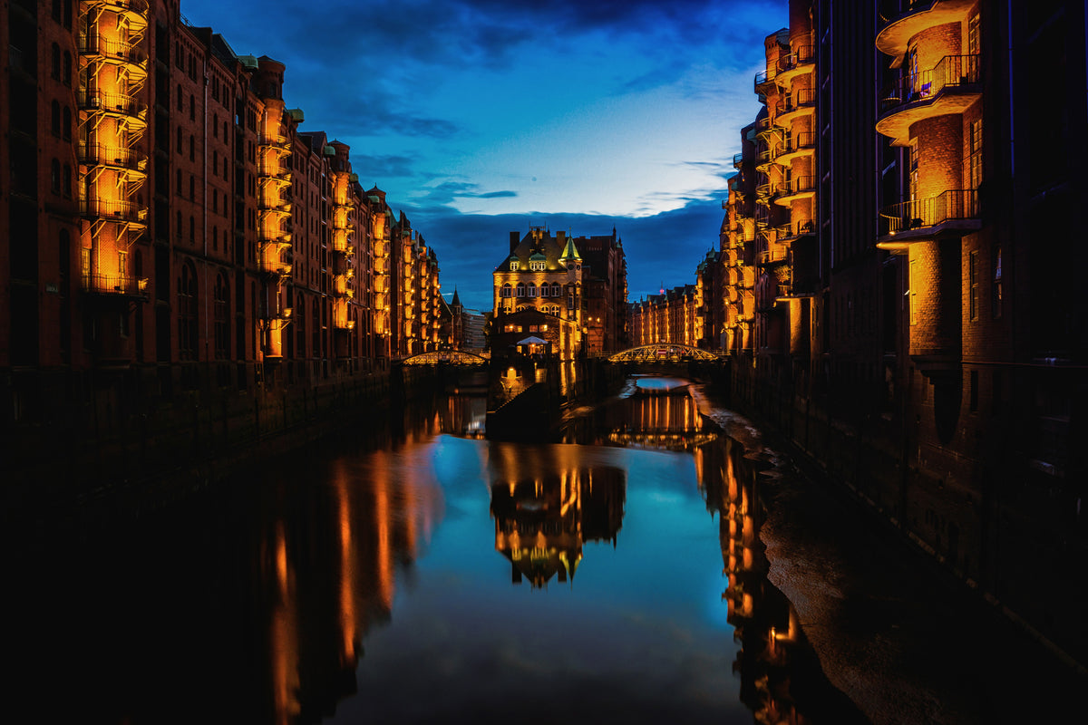 framedcanvas-print-lights-from-hamburg