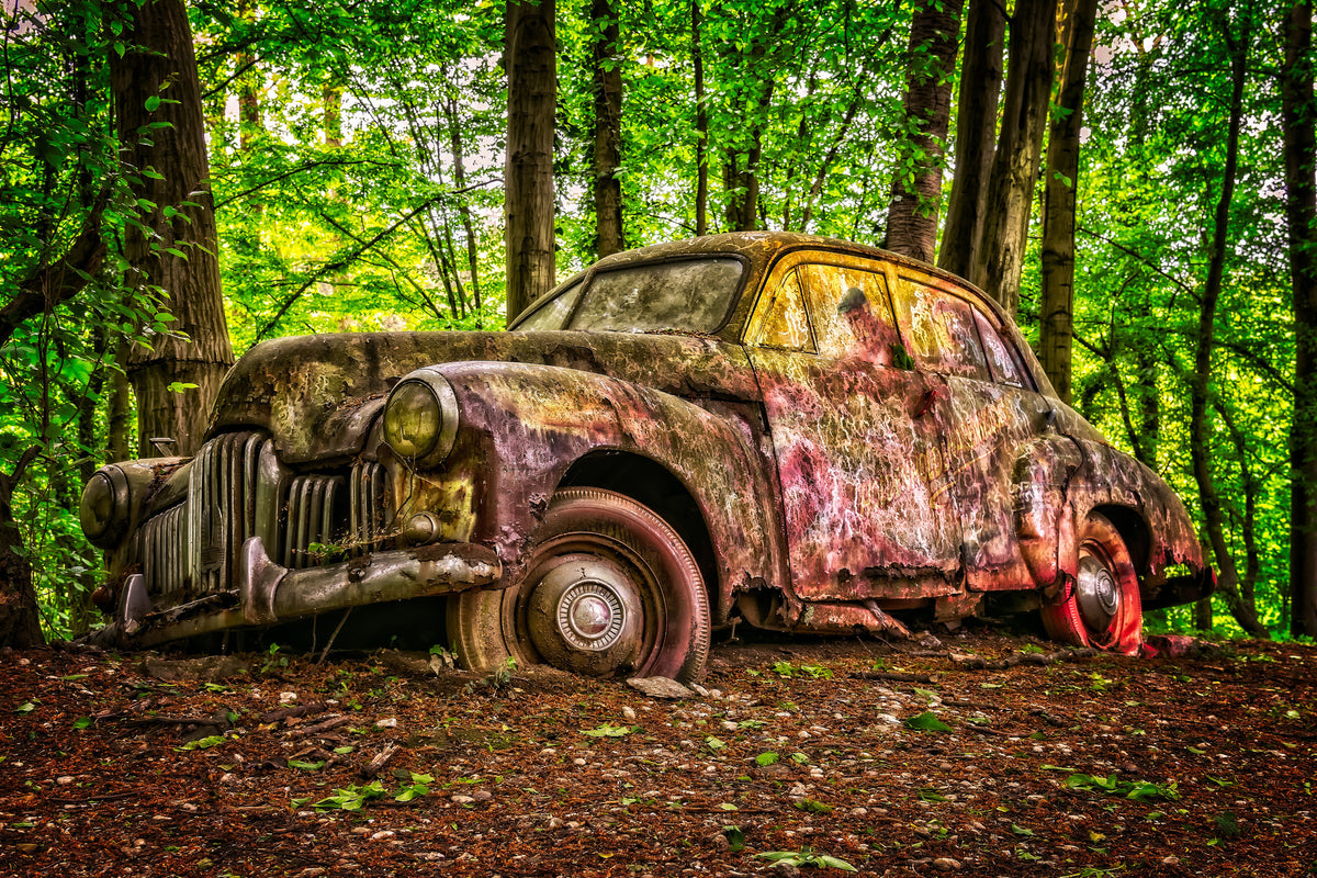 aluminium-print-abandoned-classic-car